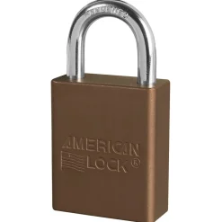 Outlet Master Lock Solid Body Padlock