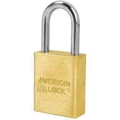 Outlet Master Lock Solid Body Padlock