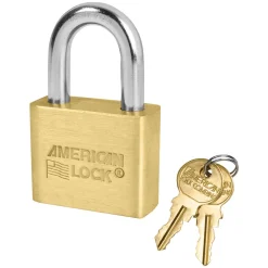Outlet Master Lock Solid Body Padlock